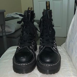 Black platform Dr. Martens
